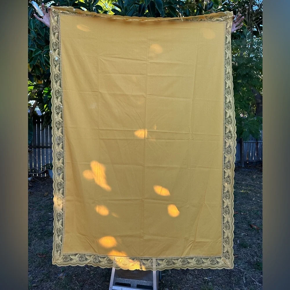 Vintage Yellow Lace Tablecloth Cottagecore Floral Lace Border 65” x 44”